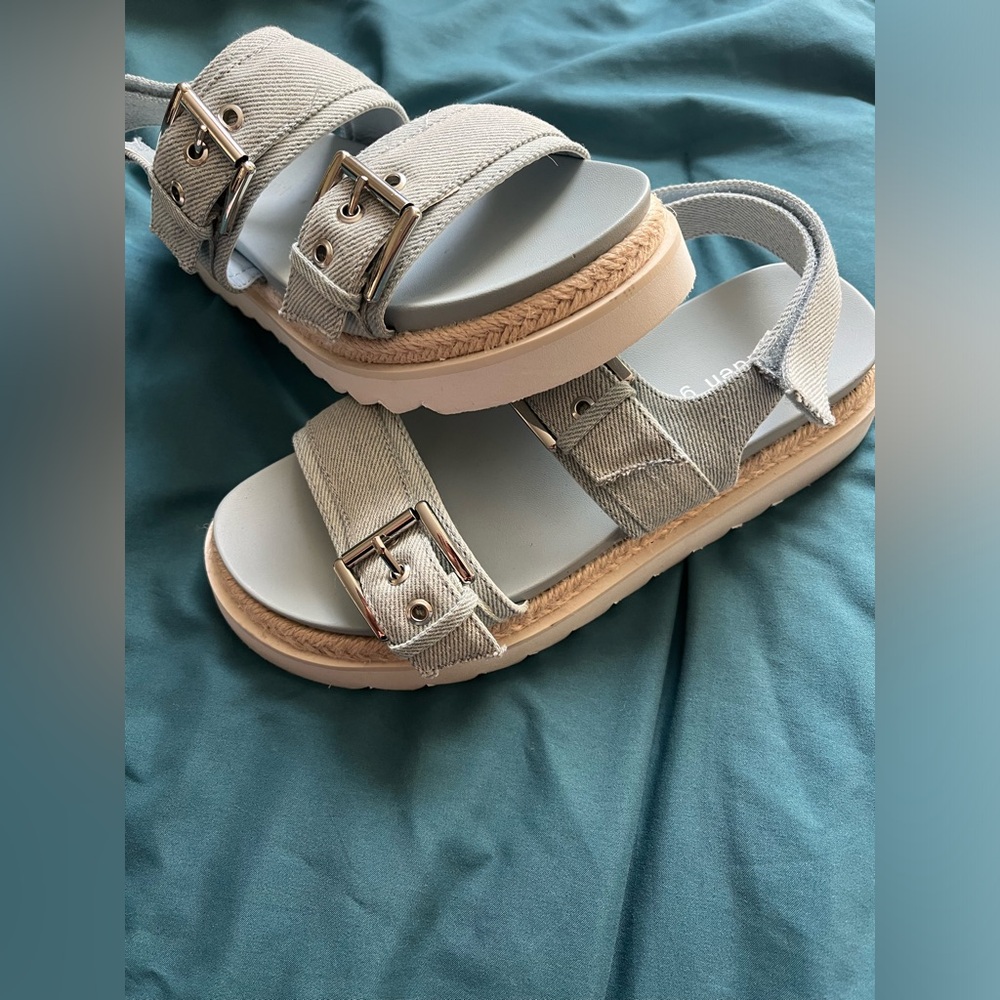 Madden girl Steve Madden blue denim double strap sandals size 7 In excellent us
